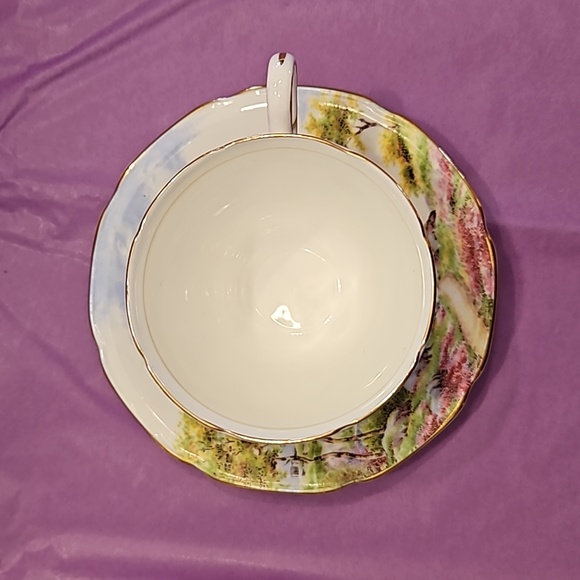 "Cliffs of Dover" double-warrant cup and saucer by Paragon. - Picture 4 of 8